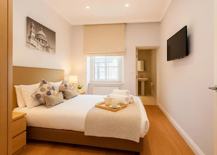12 London Street Apartments